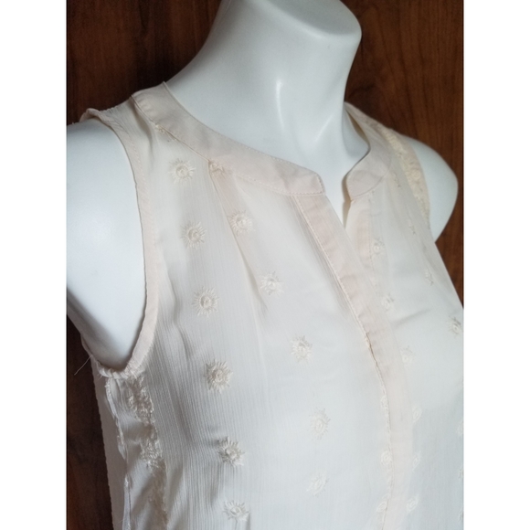 Knox Rose Sheer Embroidered Tunic - Picture 4 of 7